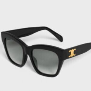 Celine Triomphe 09 in black